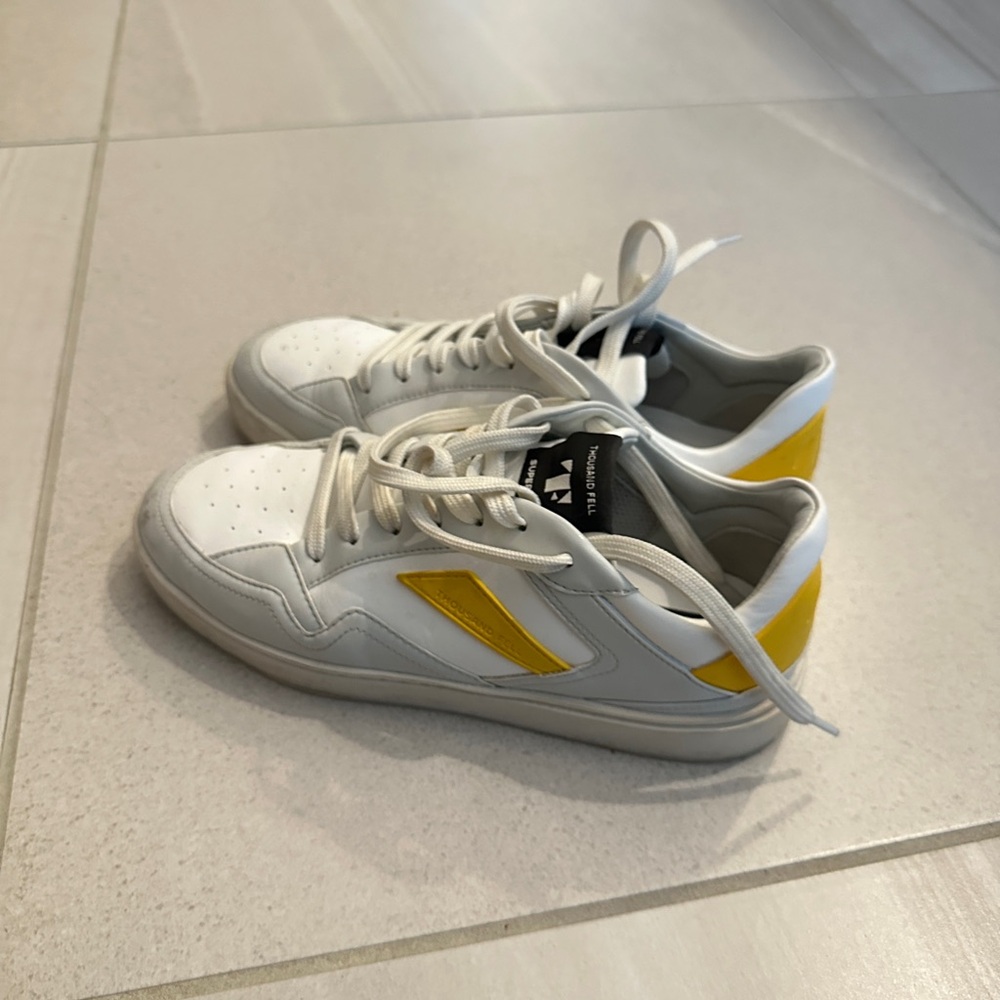 White Yellow Sneakers W7.5